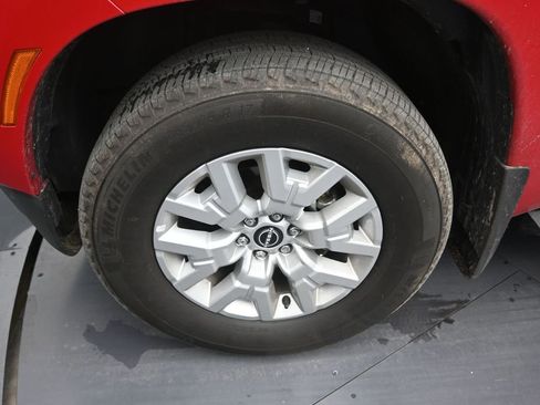 Used 2024 Nissan Frontier SV w/ SV Convenience Package RWD image 9