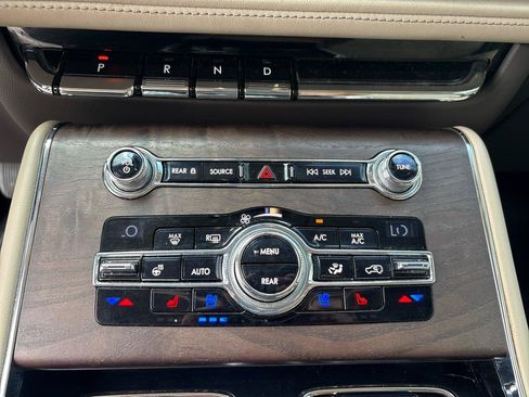 Used 2020 Lincoln Aviator Reserve w/ Equipment Group 201A RWD image 13