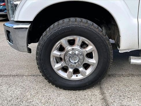 Used 2014 Ford F250 Lariat w/ Lariat Interior Package image 29