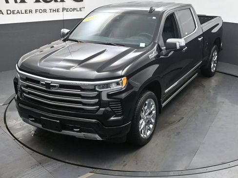 Used 2023 Chevrolet Silverado 1500 High Country w/ High Country Premium Package AWD/4WD image 43