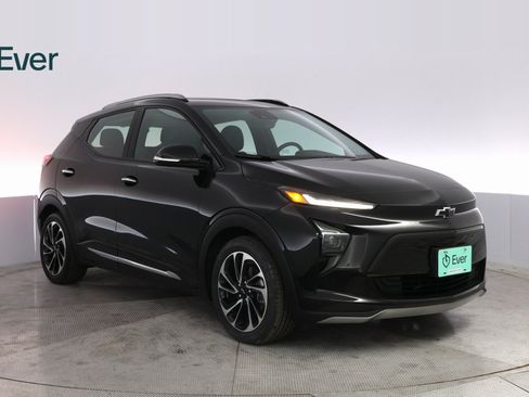 Used 2022 Chevrolet Bolt EUV Premier w/ Sun & Sound Package image 4