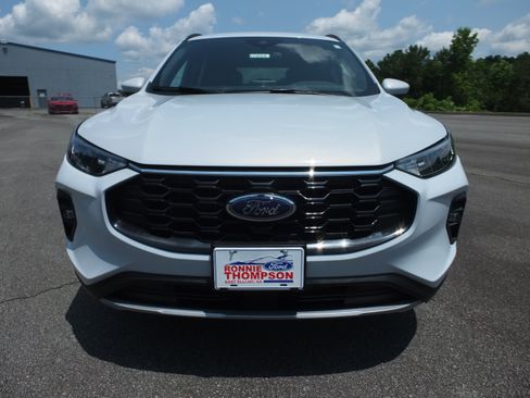 Used 2025 Ford Escape ST-Line Select AWD/4WD image 8