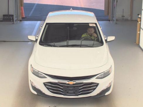 Used 2024 Chevrolet Malibu LT FWD image 2