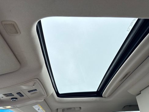 Used 2016 Cadillac Escalade Luxury image 13