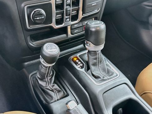 Used 2023 Jeep Wrangler Unlimited Sahara w/ Cold Weather Group AWD/4WD image 18