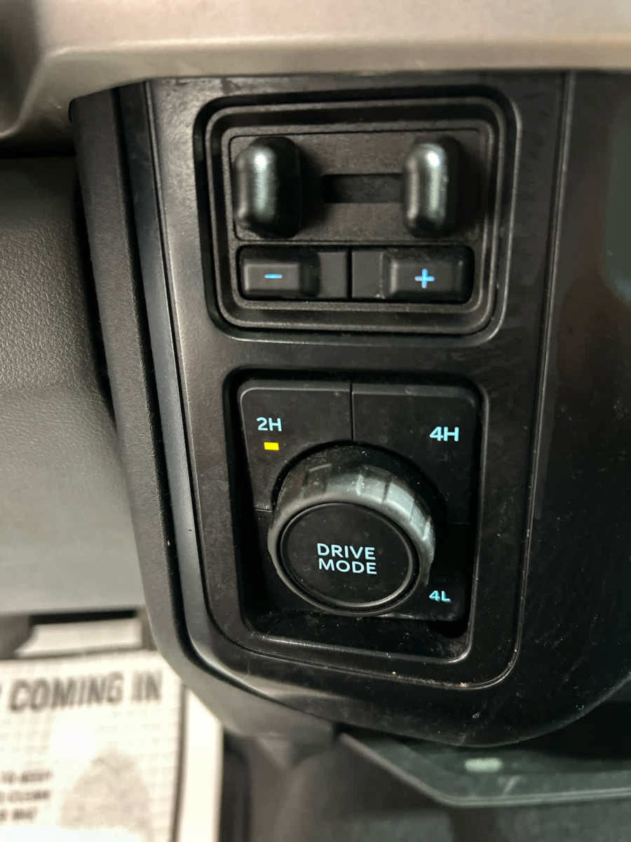 Used 2025 Ford F250 XLT AWD/4WD image 18
