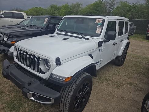 Used 2025 Jeep Wrangler Unlimited Sahara w/ Safety Group image 1