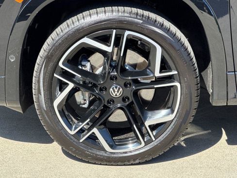 New 2026 Volkswagen Tiguan SEL R-Line AWD/4WD image 25