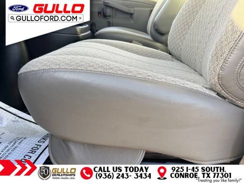 Used 2022 Chevrolet Express 3500 w/ Driver Convenience Package RWD image 14