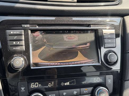 Used 2020 Nissan Rogue SV AWD/4WD image 17