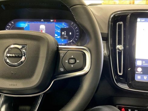 Certified 2023 Volvo XC40 B5 Plus w/ Climate Package AWD/4WD image 12