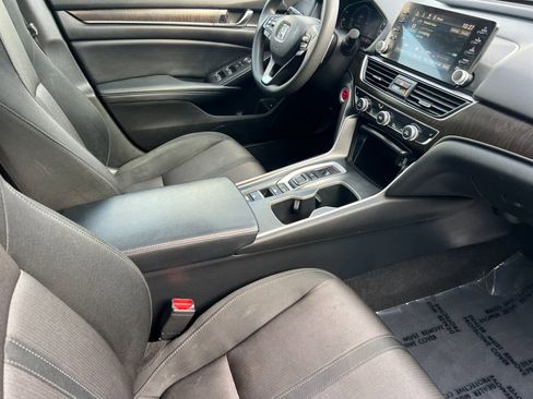 Used 2018 Honda Accord EX image 15