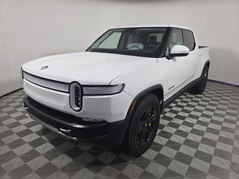 Used 2023 Rivian R1T Adventure image 1