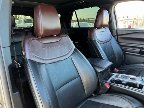 Used 2022 Ford Explorer Platinum w/ Equipment Group 601A image 21