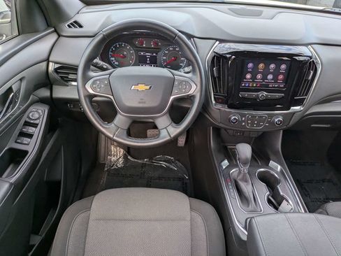 Used 2023 Chevrolet Traverse LT FWD image 18