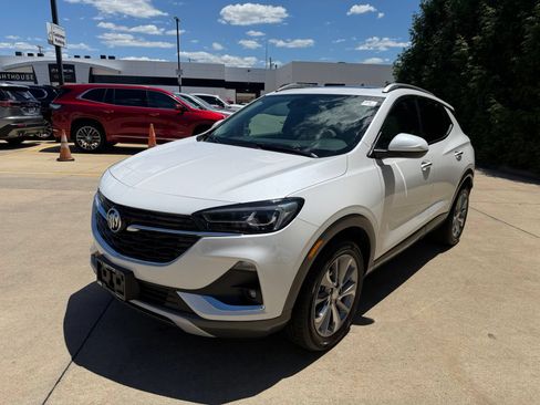 Used 2023 Buick Encore GX Essence w/ Experience Buick Package FWD image 7