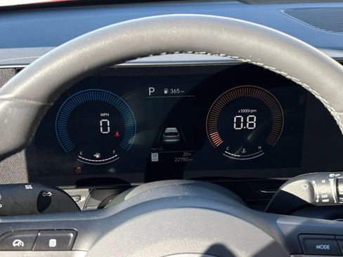 Used 2025 Hyundai Kona SEL image 34