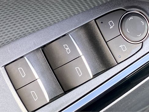 New 2025 Chevrolet Equinox RS w/ Safety and Technology Package image 16