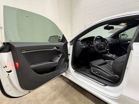 Used 2013 Audi RS 5 Coupe w/ Audi MMI Navigation Plus Pkg AWD/4WD image 31