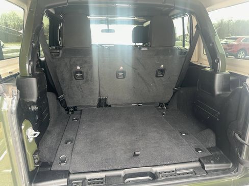 Used 2021 Jeep Wrangler Unlimited Sport image 12