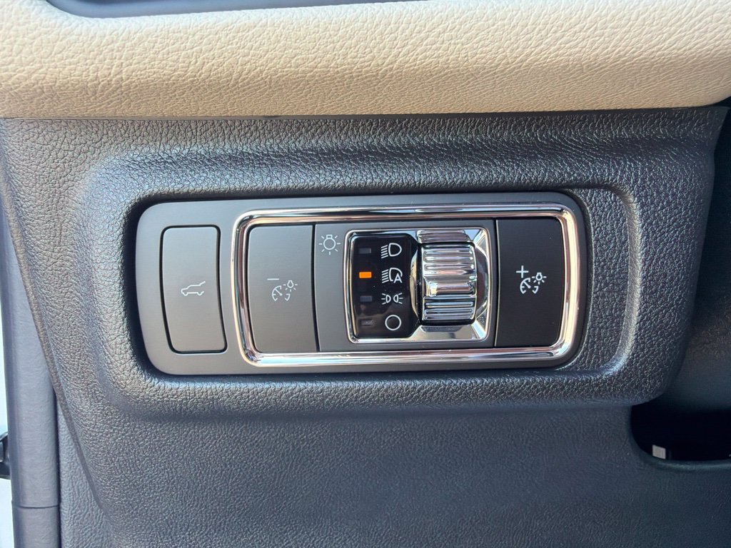 Used 2026 Lincoln Corsair Premiere AWD/4WD image 24