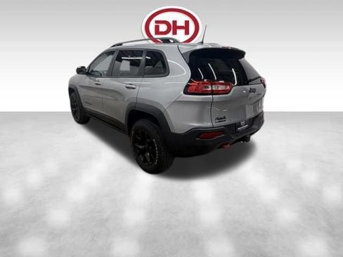 Used 2017 Jeep Cherokee Trailhawk AWD/4WD image 8