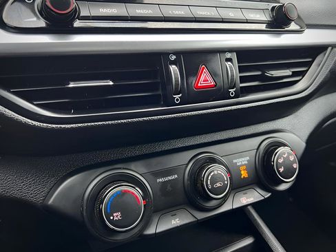 Used 2022 Kia Forte LXS image 48