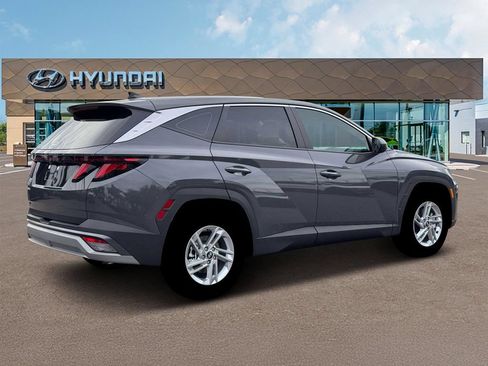 Certified 2026 Hyundai Tucson SE FWD image 9