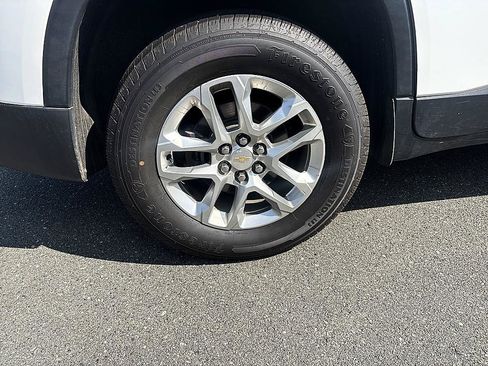 Used 2019 Chevrolet Traverse LT FWD image 12