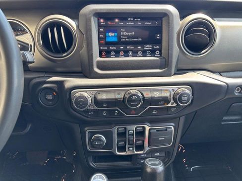 Used 2023 Jeep Wrangler Unlimited Sport AWD/4WD image 19