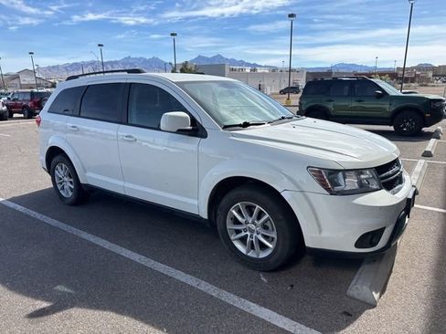 Used 2014 Dodge Journey SXT w/ Flexible Seating Group image 2