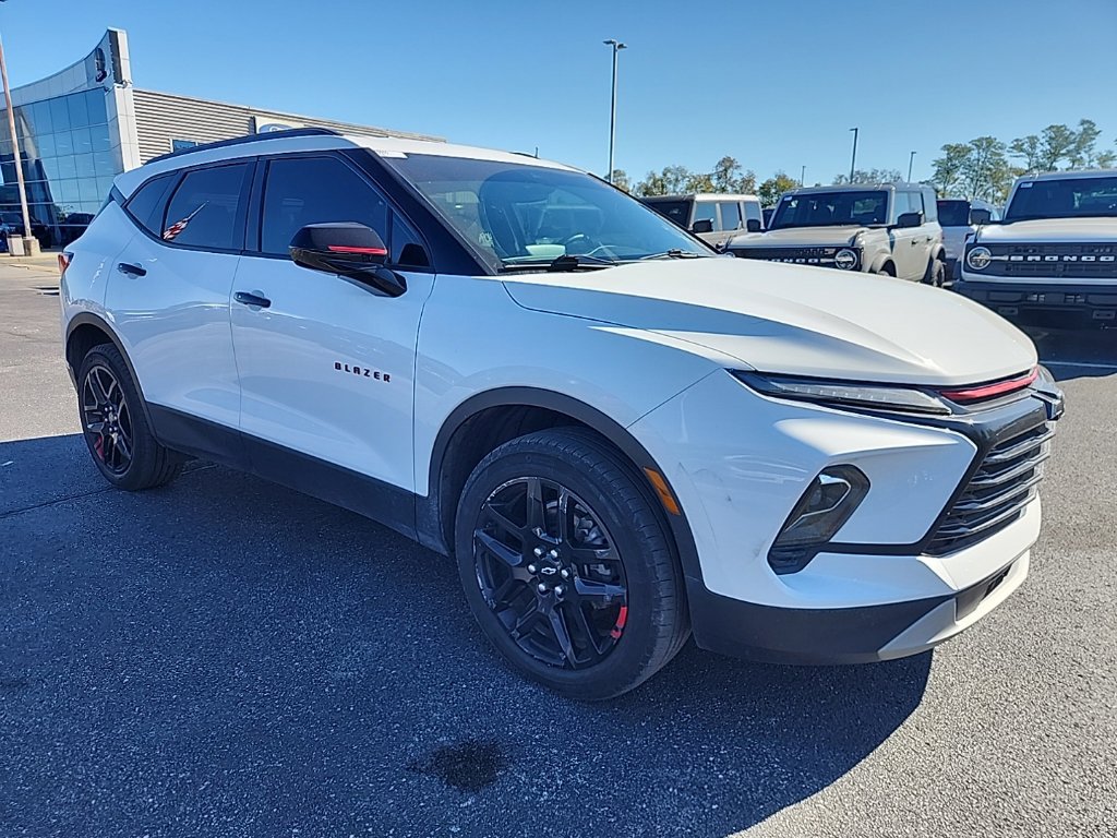Used 2024 Chevrolet Blazer LT w/ Redline Edition AWD/4WD image 2