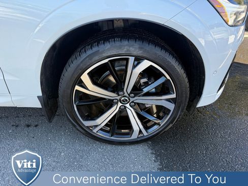Certified 2023 Volvo XC60 B5 Ultimate w/ Climate Package image 15