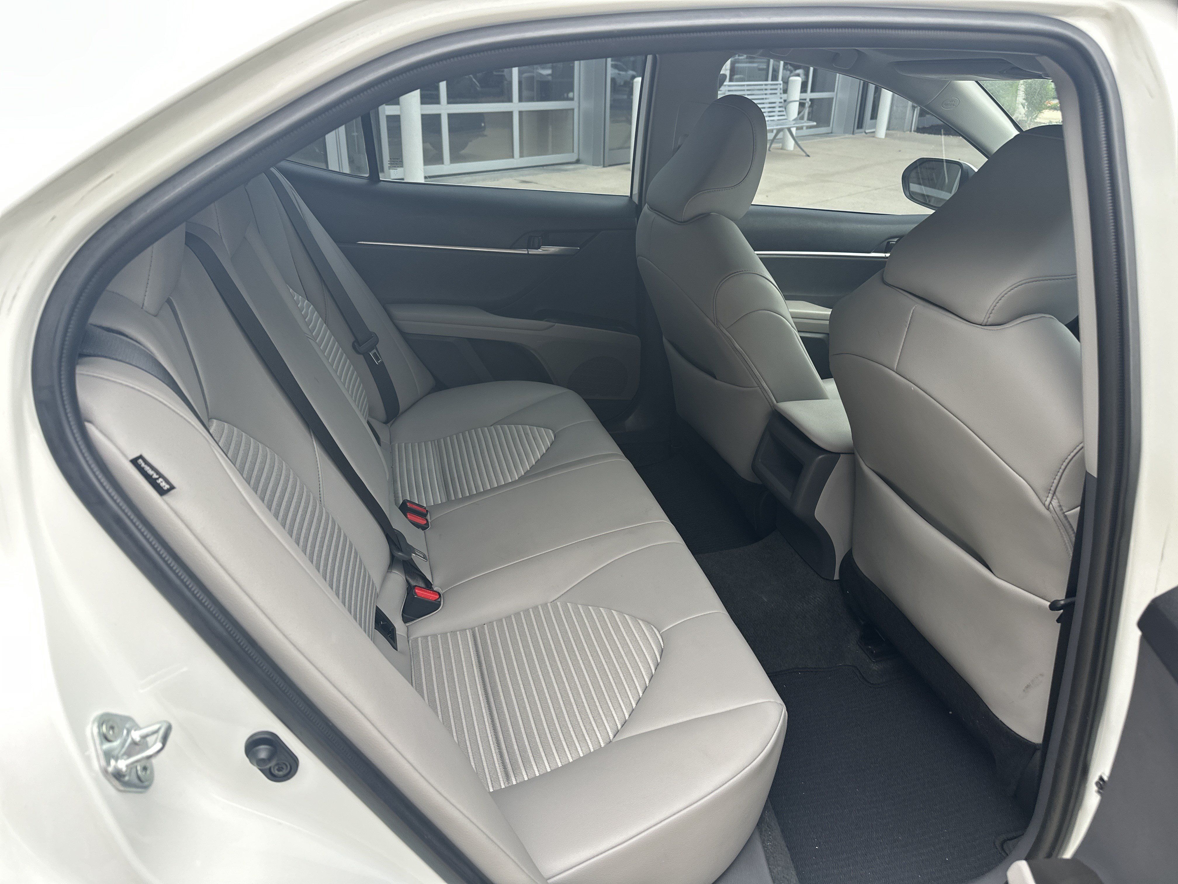 Used 2023 Toyota Camry SE w/ Convenience Package FWD image 30