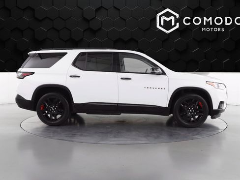 Used 2020 Chevrolet Traverse Premier image 2