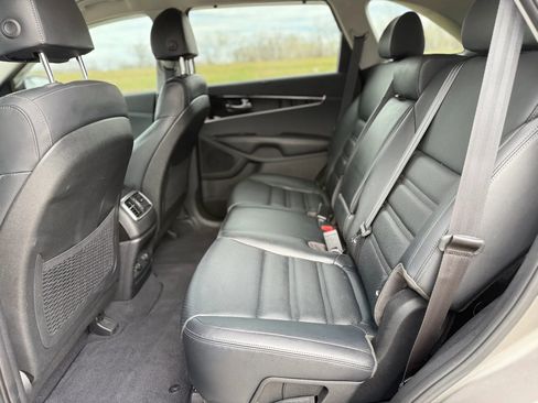 Used 2018 Kia Sorento EX image 20