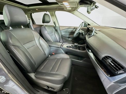 Used 2023 Nissan Rogue SL w/ SL Premium Package FWD image 32