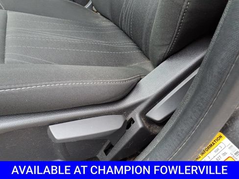 Used 2018 Ford Focus SE w/ SE Appearance Package FWD image 13