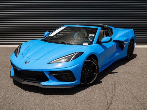 Used 2025 Chevrolet Corvette Stingray Preferred Cpe w/ 2LT RWD image 1