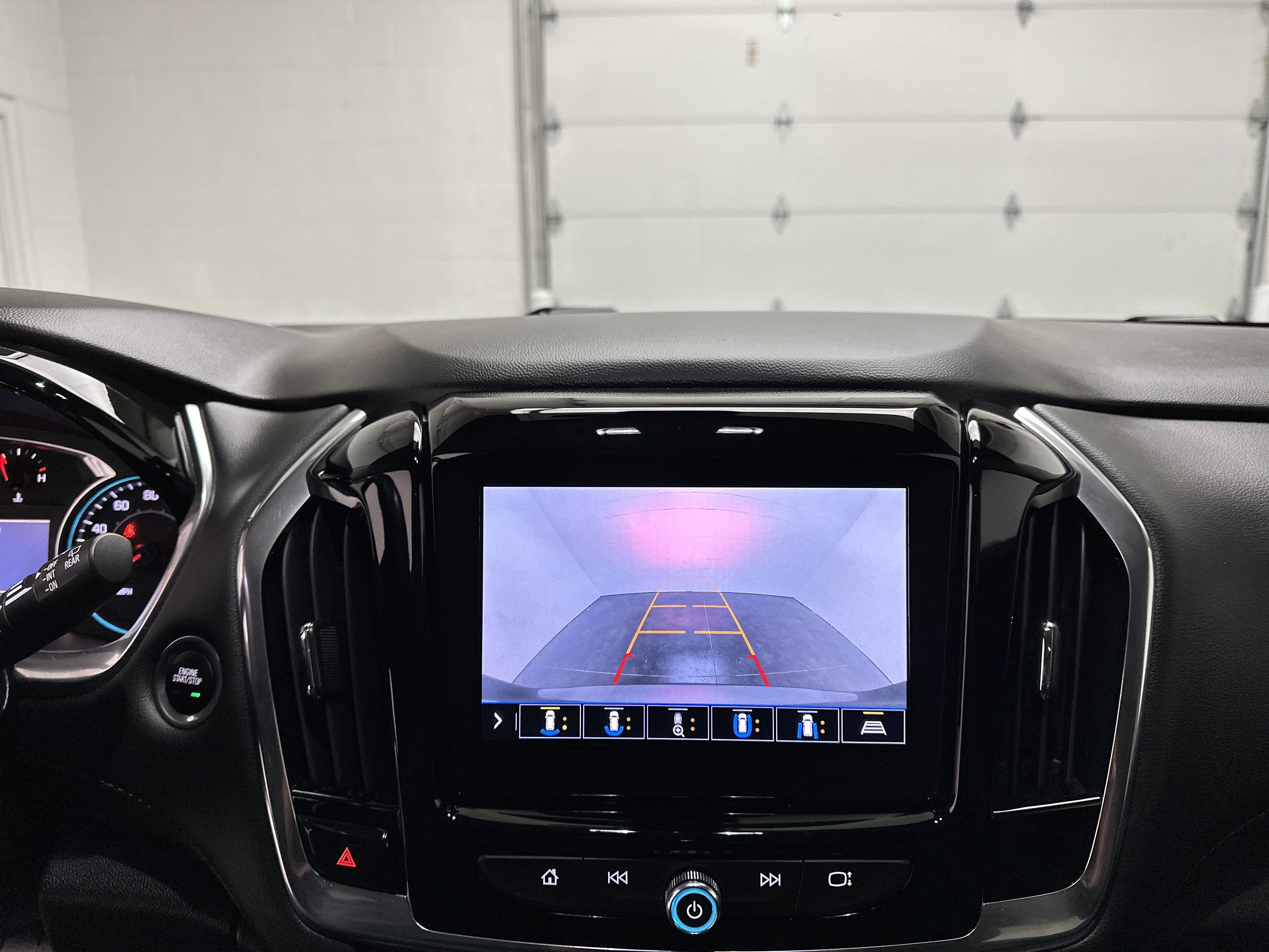 Used 2021 Chevrolet Traverse RS AWD/4WD image 36