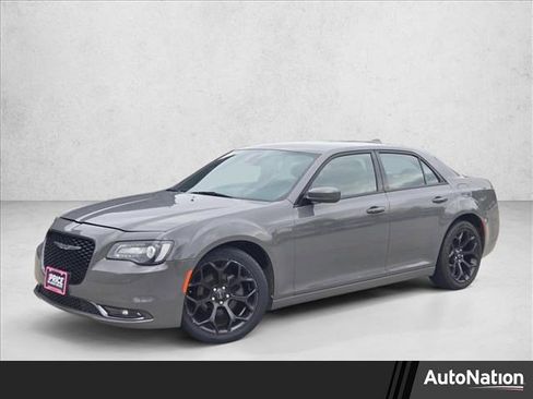 Used 2019 Chrysler 300 S image 1