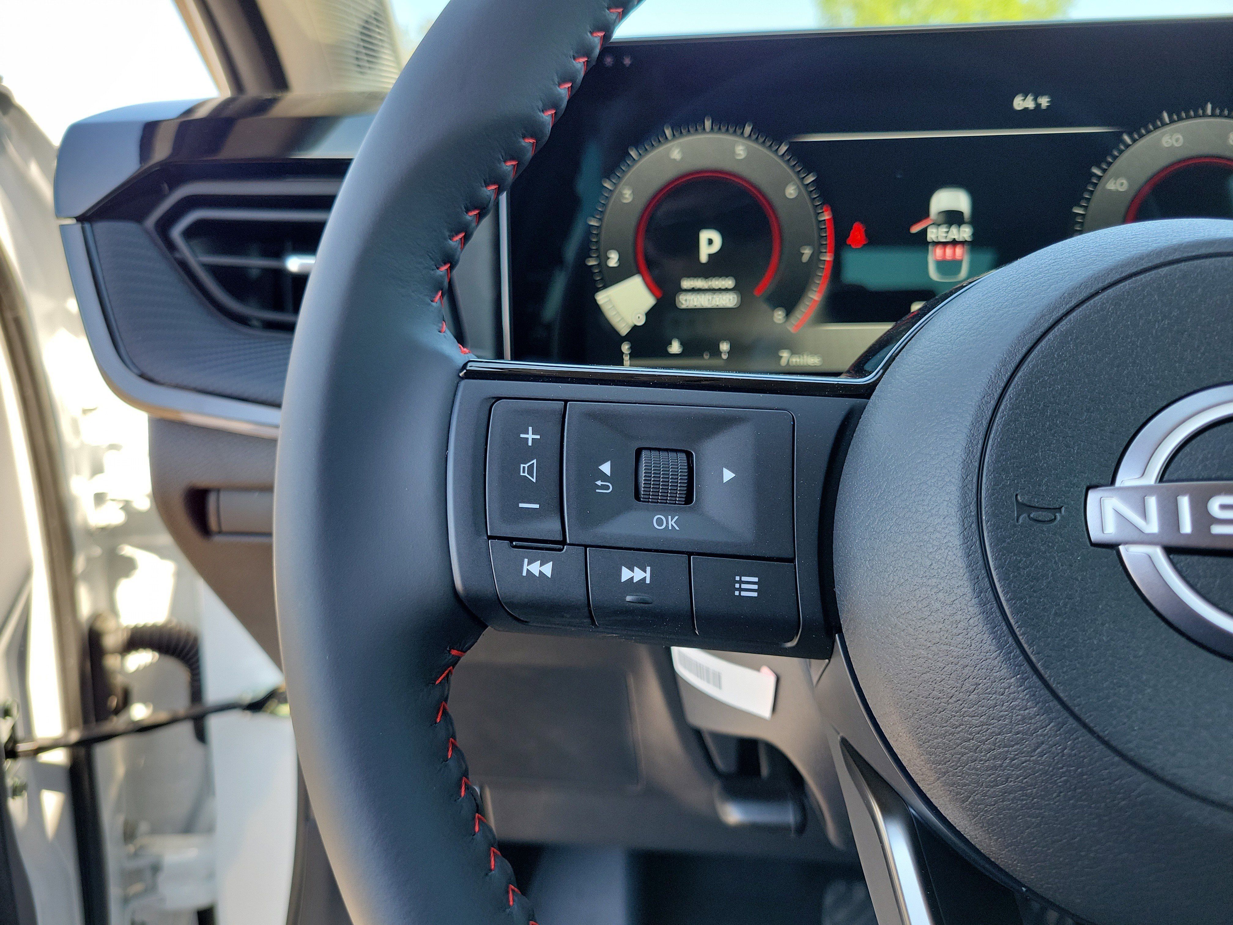 Used 2025 Nissan Kicks SR AWD/4WD image 24