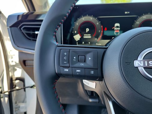 Used 2025 Nissan Kicks SR image 24