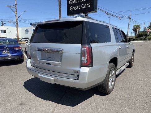 Used 2015 GMC Yukon XL Denali w/ Touring Package AWD/4WD image 3
