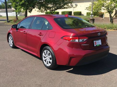 Used 2024 Toyota Corolla LE FWD image 4