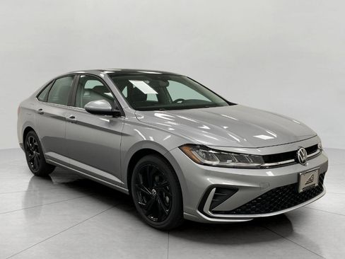New 2025 Volkswagen Jetta SE image 1