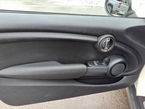 Used 2016 MINI Cooper 2-Door Hardtop image 11