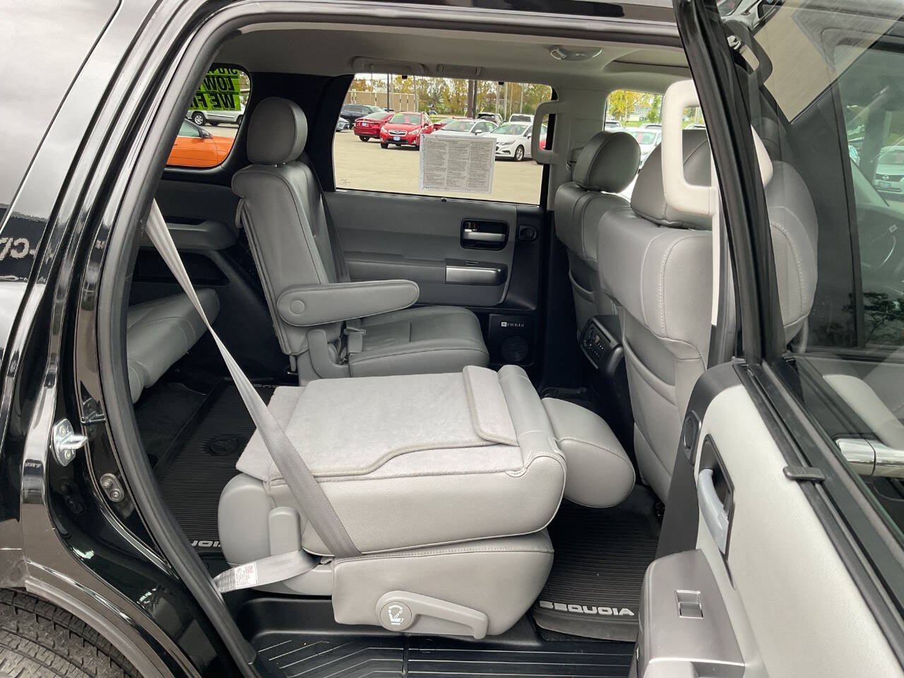 Used 2018 Toyota Sequoia Limited w/ Safety & Convenience Package AWD/4WD image 54