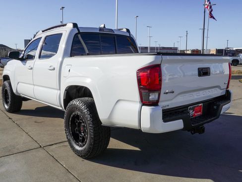 Certified 2022 Toyota Tacoma SR image 6