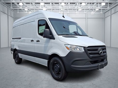 New 2025 Mercedes-Benz Sprinter 2500 image 2